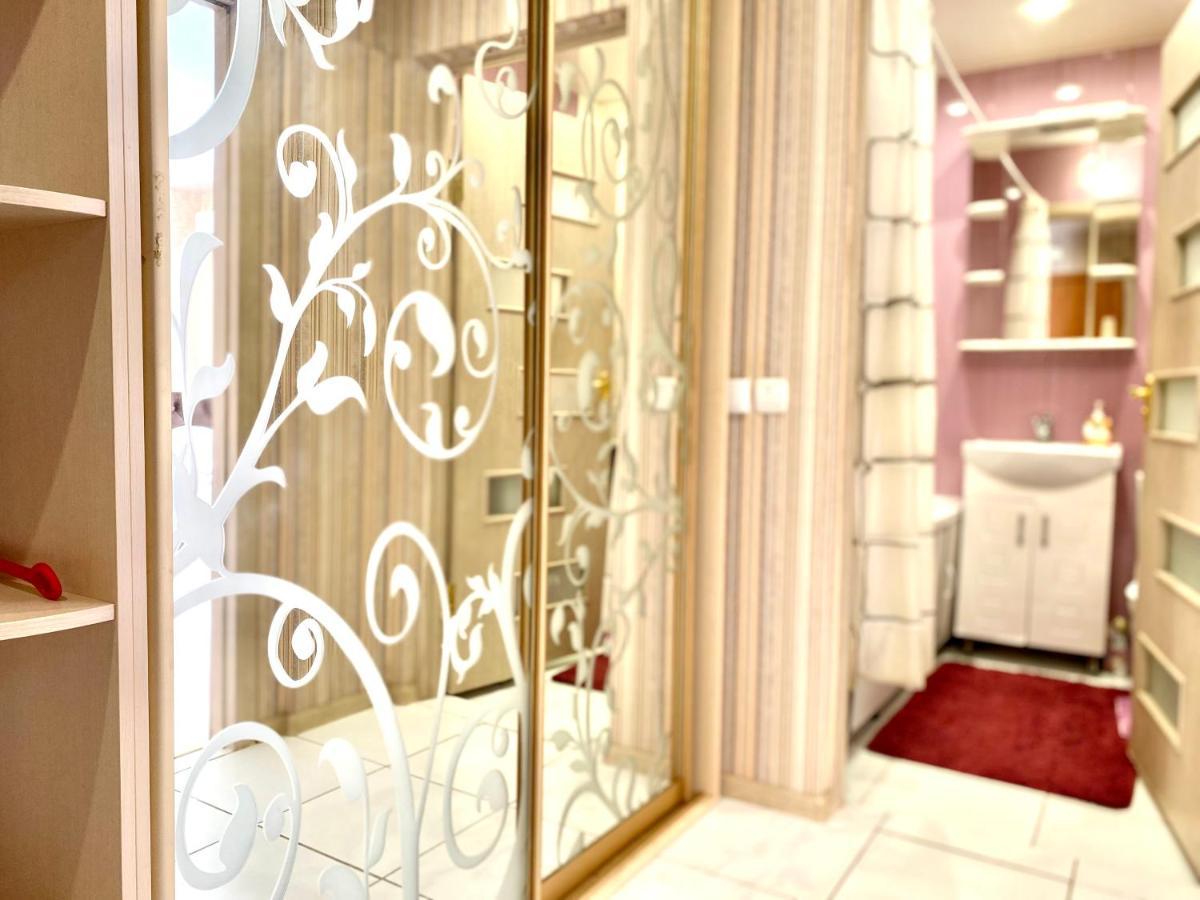 Apartpoltava Елегантна Квартира В Новобудові,Біля Каштанової Алеї, Центр Міста, Звітна Документація ภายนอก รูปภาพ